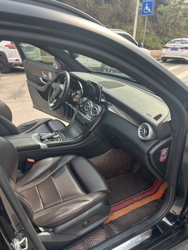 防城港17年奔驰GLC9