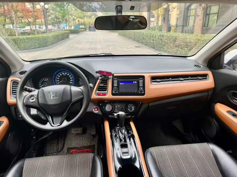 烟台17年本田缤智8