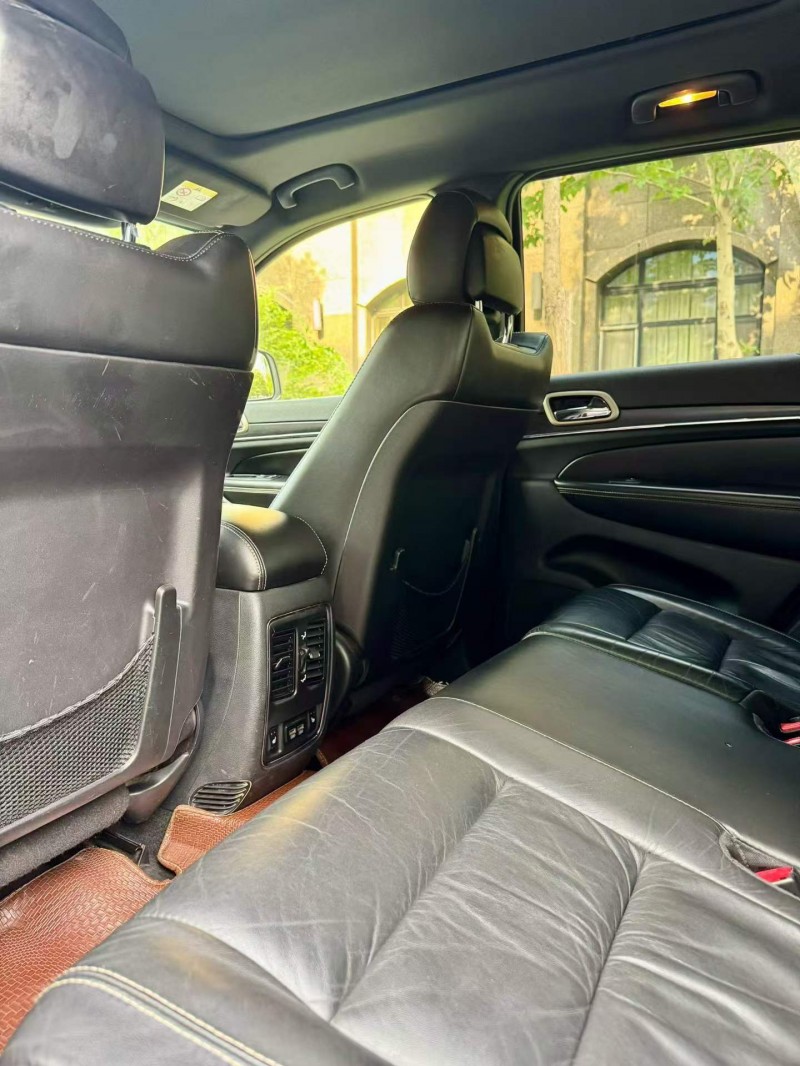 烟台15年Jeep大切诺基7