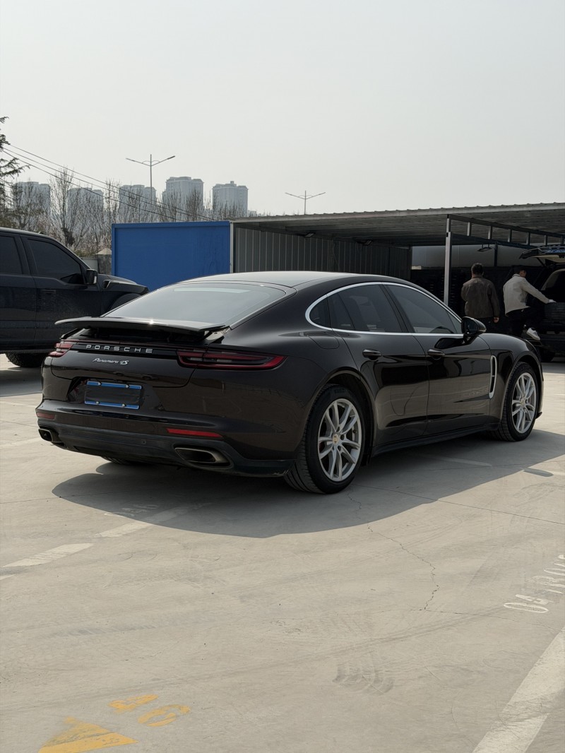 新鄉18年保時捷帕拉梅拉7