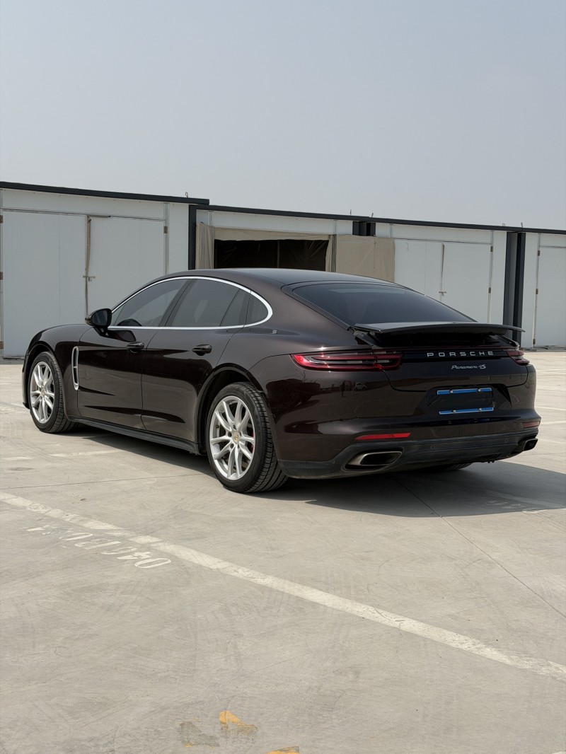 新鄉18年保時捷帕拉梅拉9