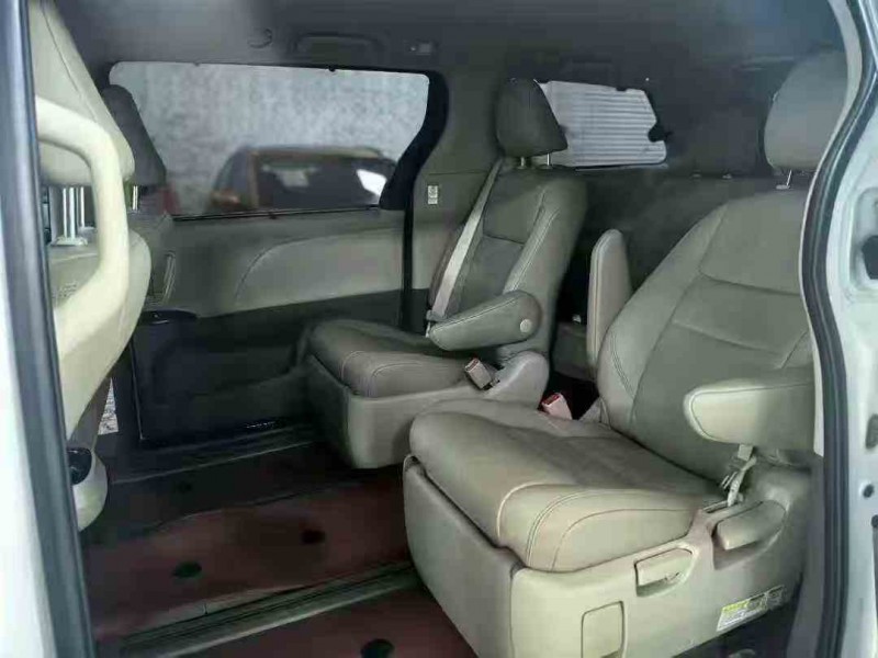 廊坊20年豐田塞納7