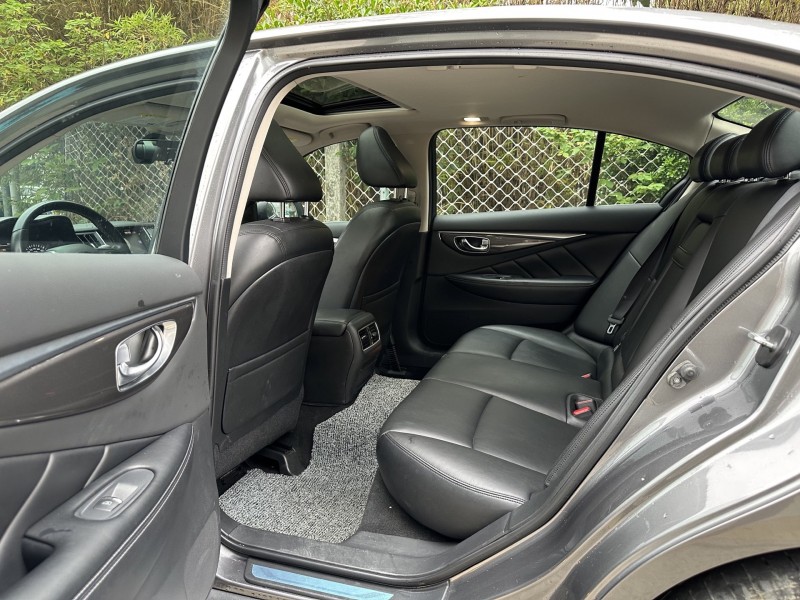 東莞20年英菲尼迪Q50L5