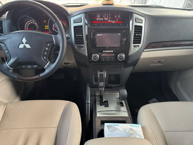 菏泽20年三菱帕杰罗4