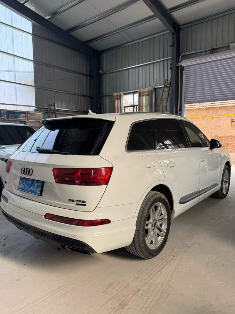 菏澤17年奧迪Q77