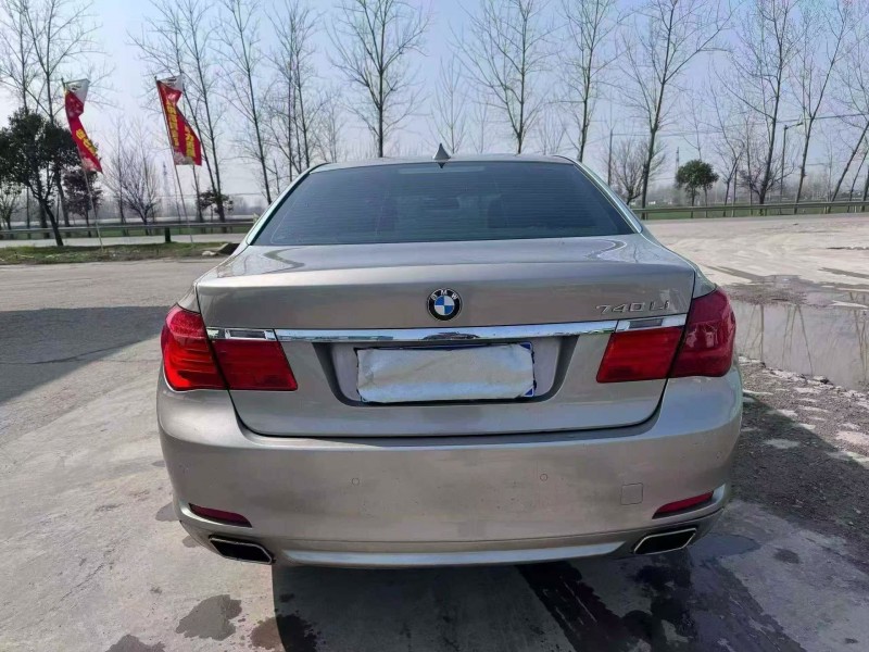 菏澤13年寶馬7系9