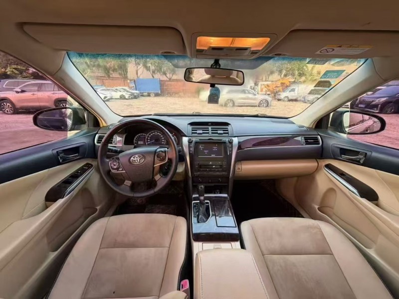 廣州17年豐田凱美瑞5