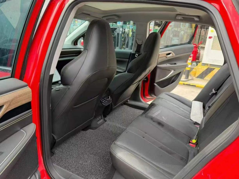 东莞22年小鹏汽车P55