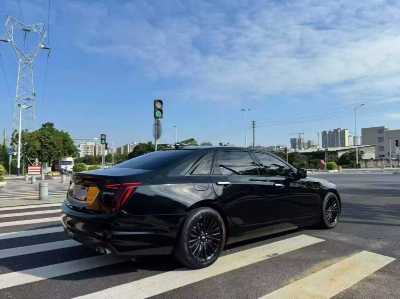 東莞20年凱迪拉克CT65