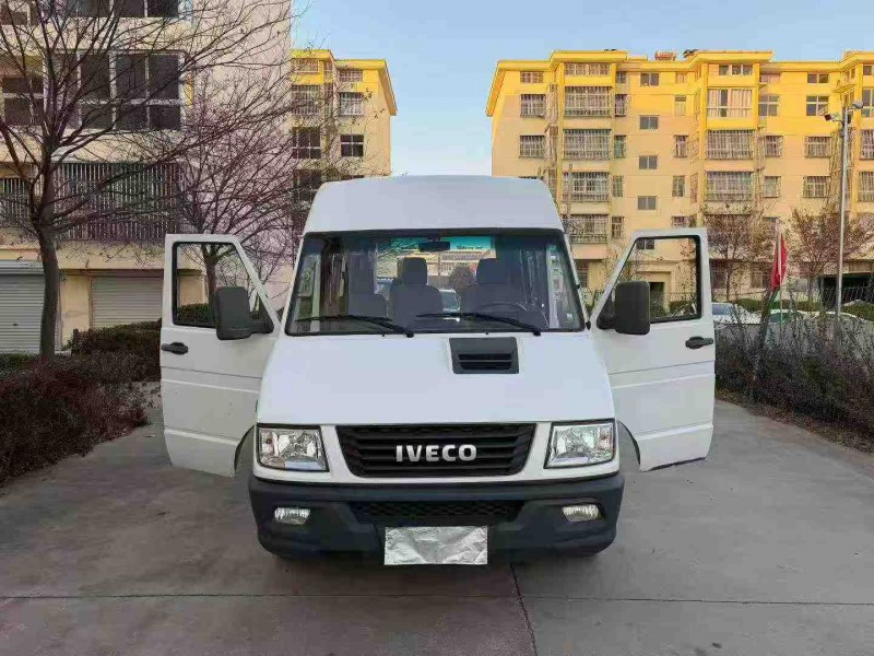 徐州23年依維柯得意7