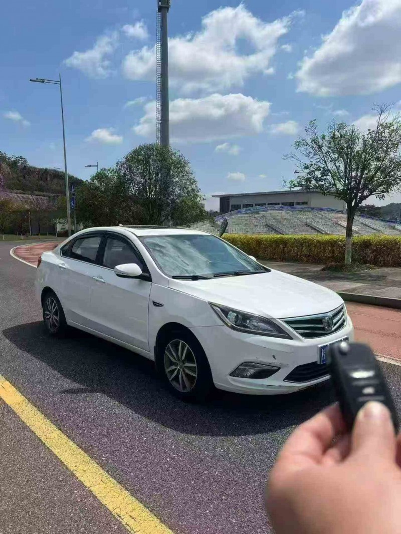 防城港17年长安汽车逸动3