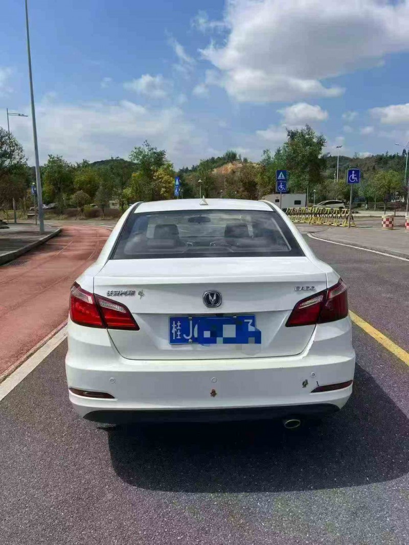 防城港17年长安汽车逸动9