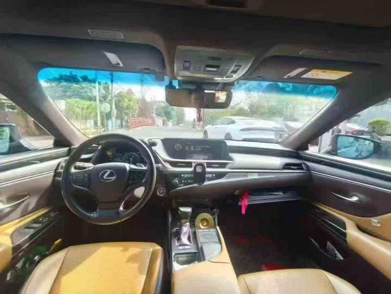 湛江20年雷克萨斯ES5