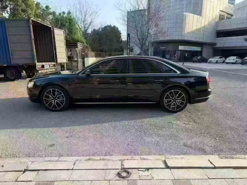 金华15年奥迪A8L3