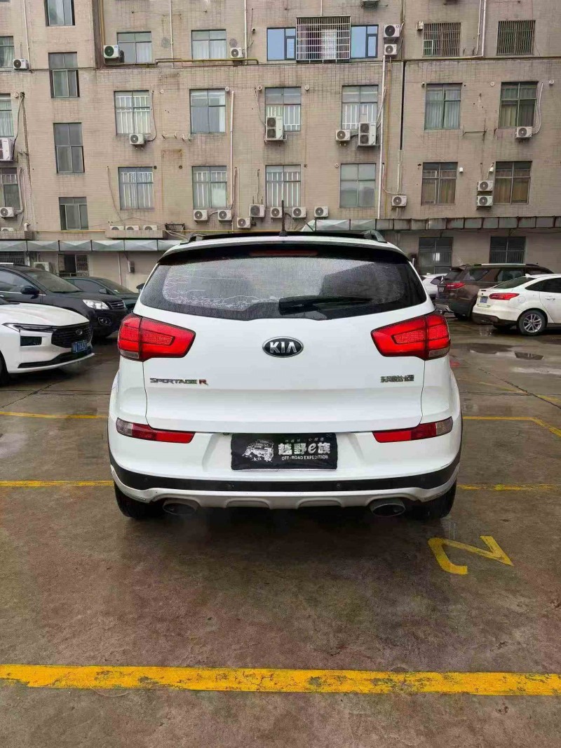 衡陽16年起亞智跑9