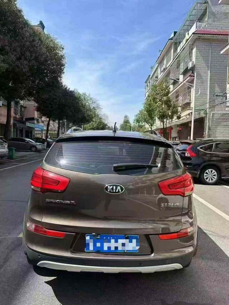 邵阳16年起亚智跑7