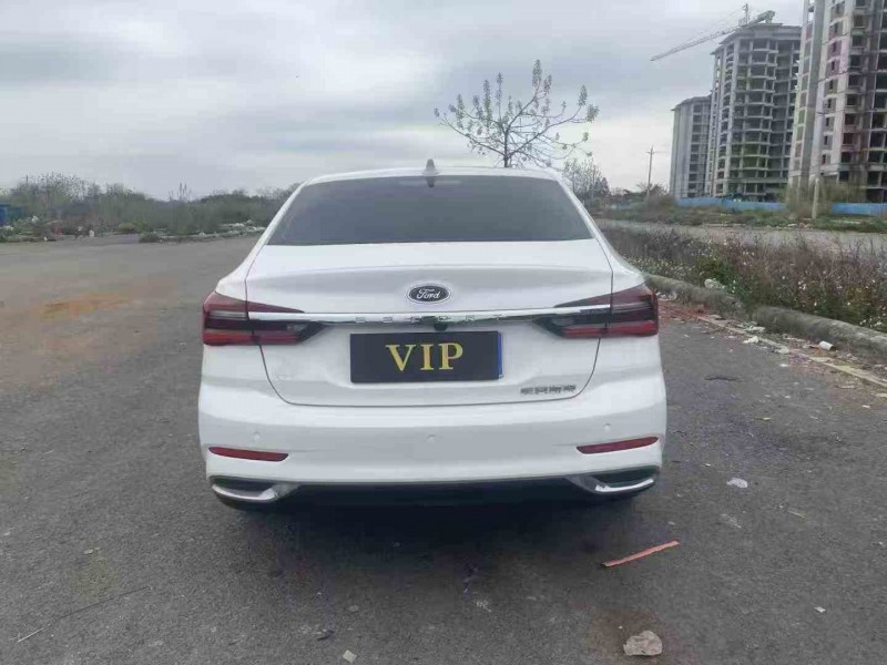 柳州22年福特福睿斯3