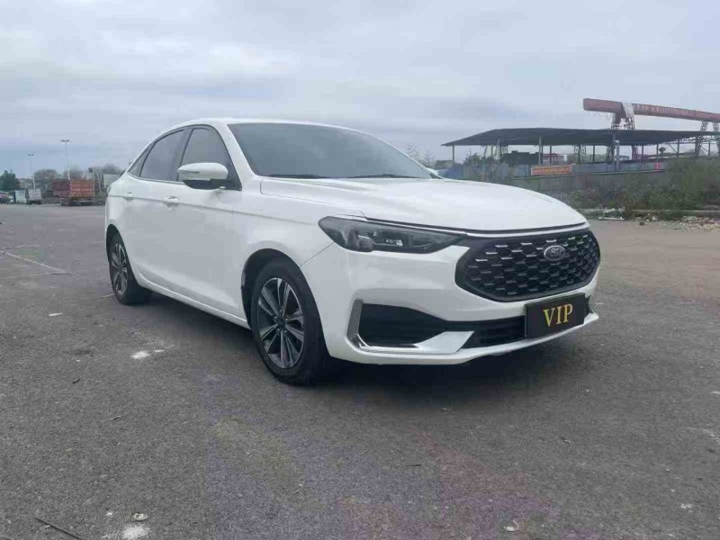 柳州22年福特福睿斯4