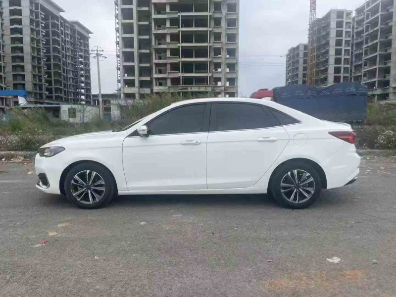 柳州22年福特福睿斯8