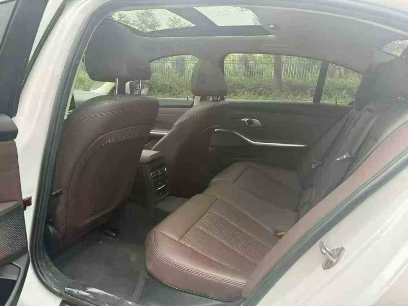 张家界23年宝马3系6