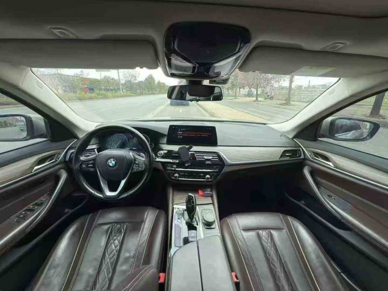 柳州18年宝马5系9