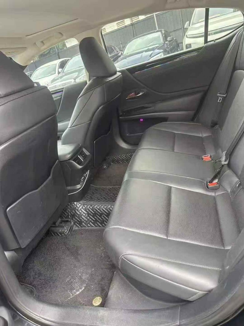 广州19年雷克萨斯ES6