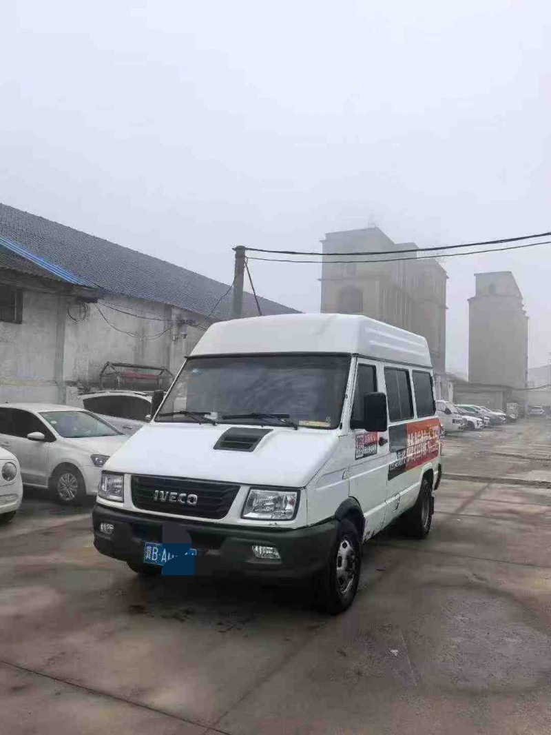 平頂山19年依維柯得意2