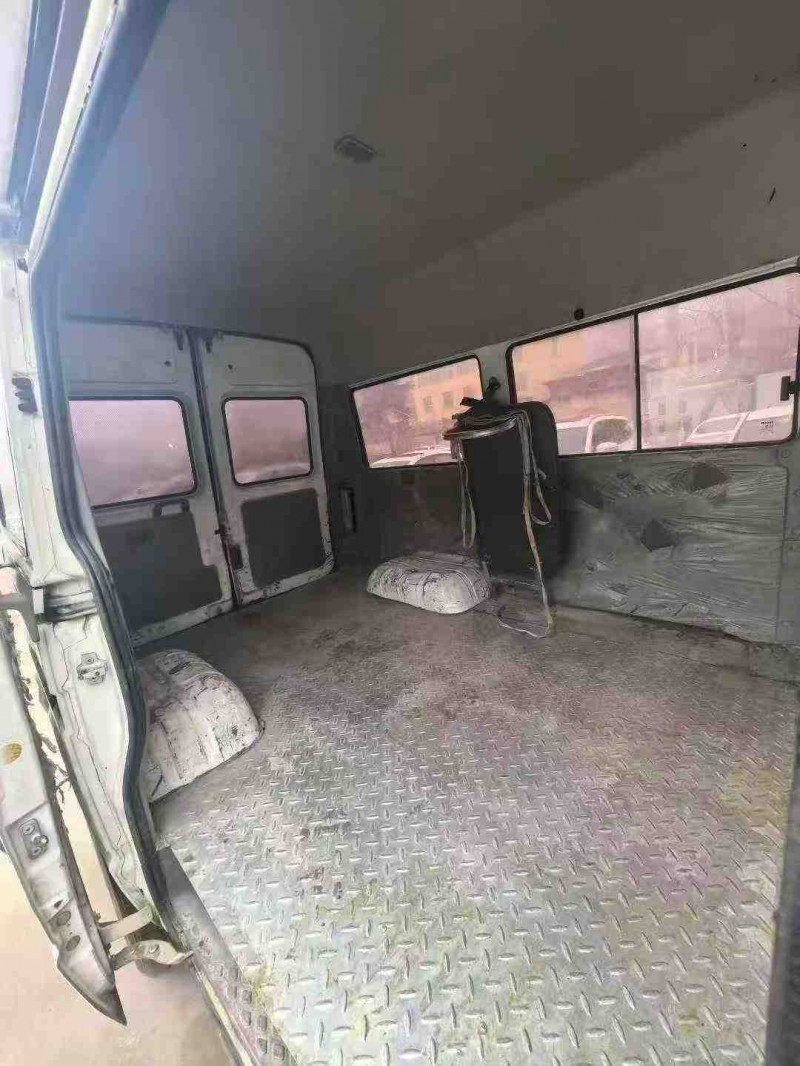 平頂山19年依維柯得意3