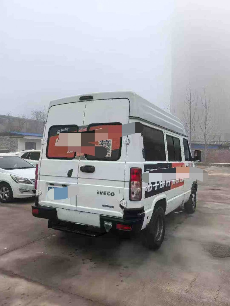 平頂山19年依維柯得意5