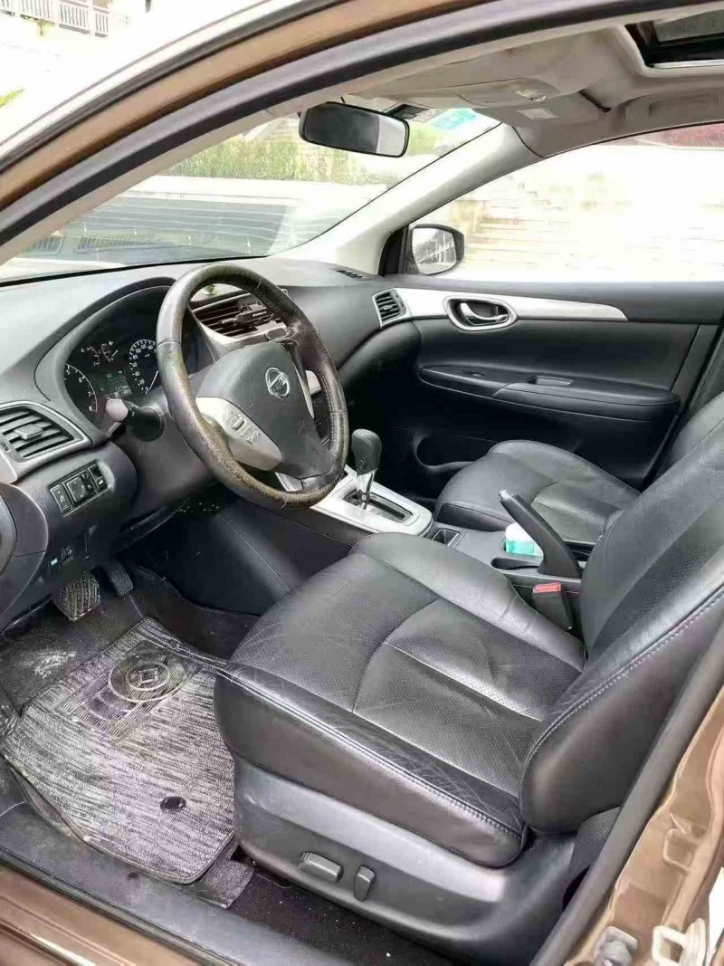 重庆16年日产轩逸5