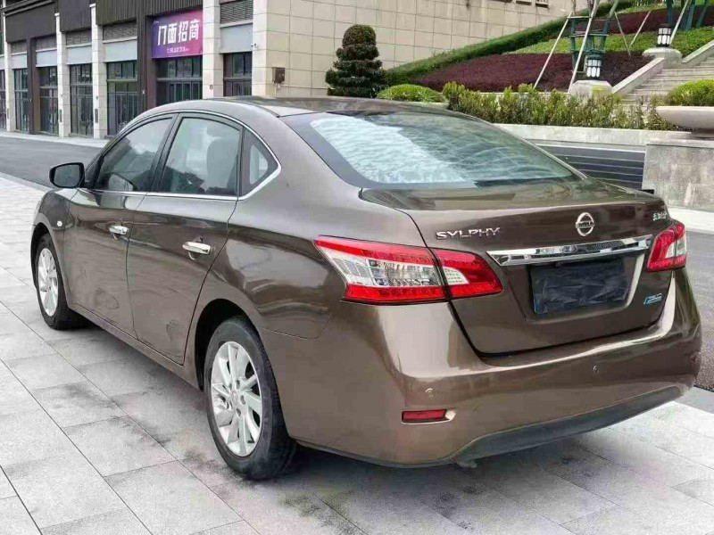 重庆16年日产轩逸7