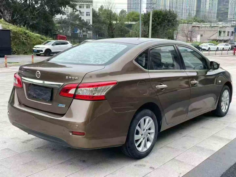 重庆16年日产轩逸8