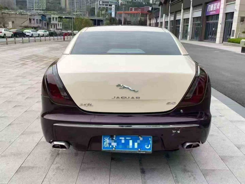 重慶12年捷豹XJL8