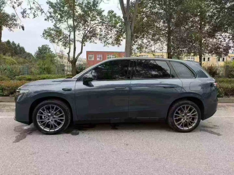 邵阳25年零跑汽车C108