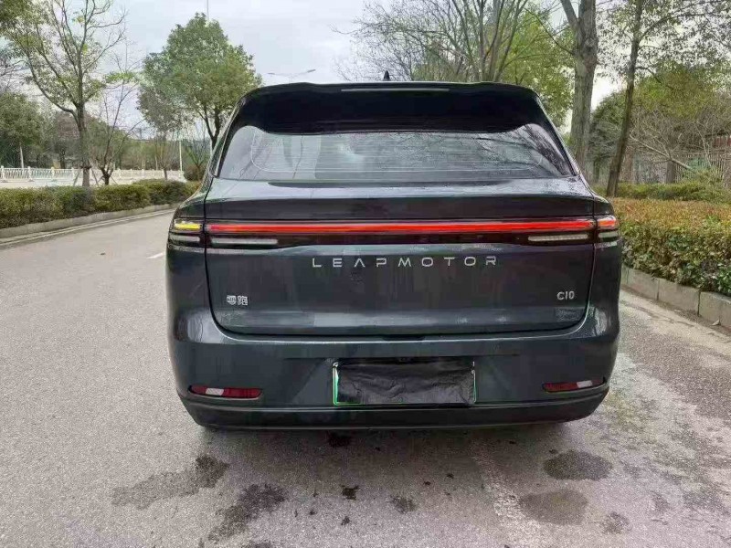 邵阳25年零跑汽车C109