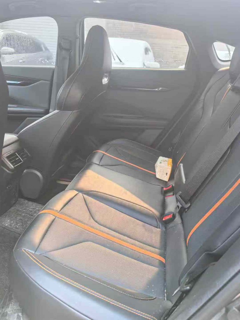 平頂山25年長安汽車UNI4