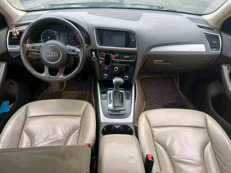 德陽15年奧迪Q54