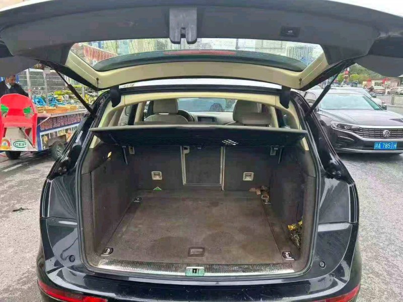 德陽15年奧迪Q56