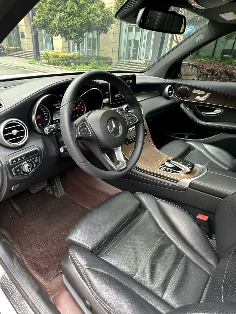 成都16年奔馳GLC4