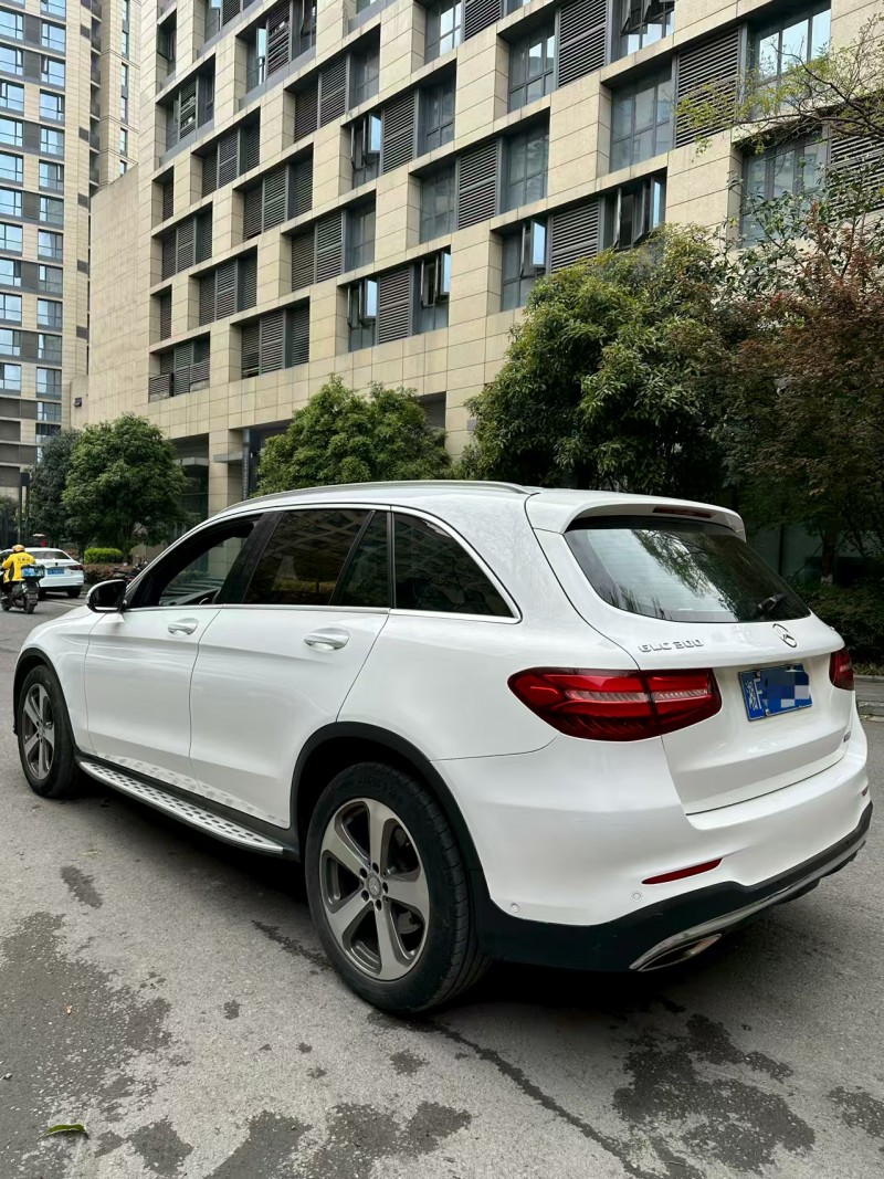 成都16年奔馳GLC7