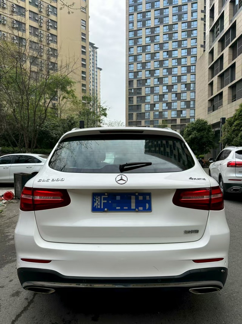 成都16年奔馳GLC8