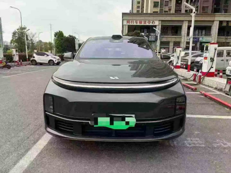 重庆25年理想L81