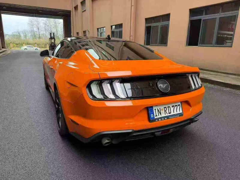 重慶22年福特野馬8