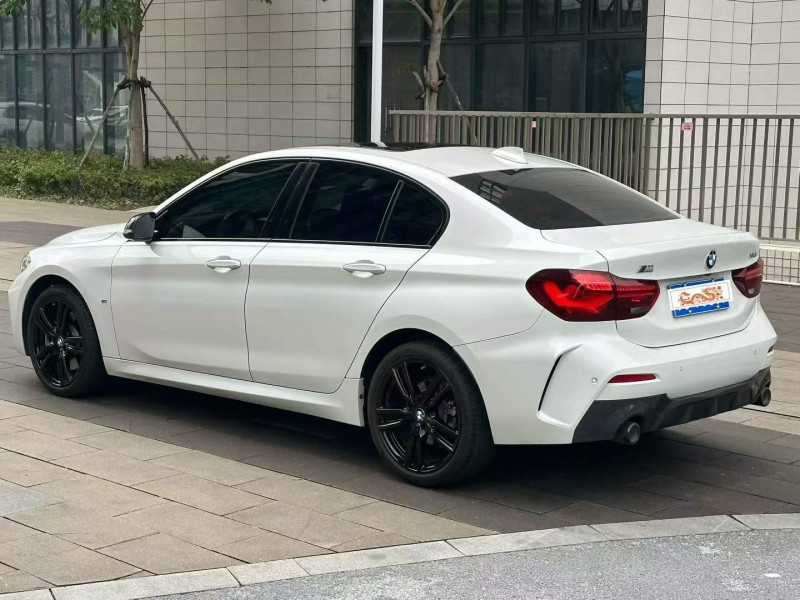 佛山23年宝马1系7