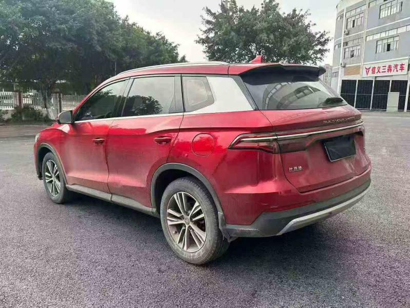 重庆19年比亚迪宋8