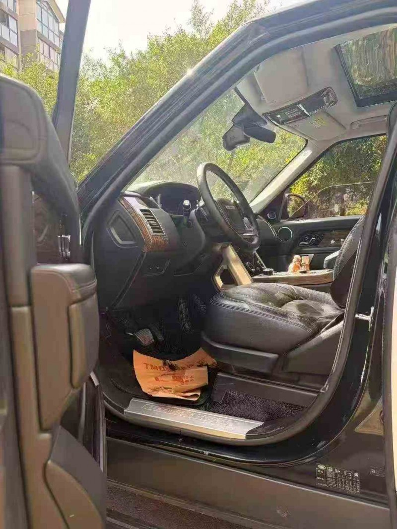 重慶19年路虎攬勝運動5