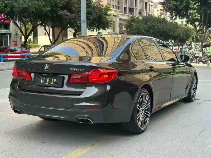 重慶19年寶馬5系8