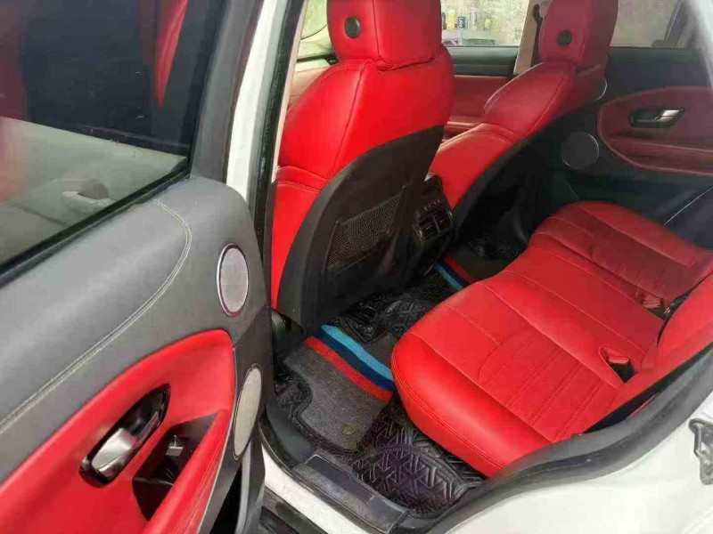 汕頭17年路虎極光4