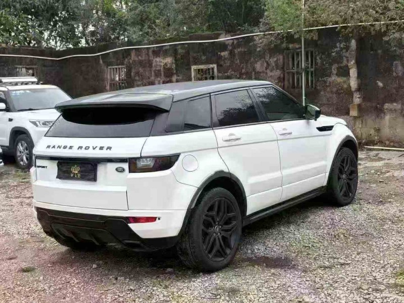 汕頭17年路虎極光7