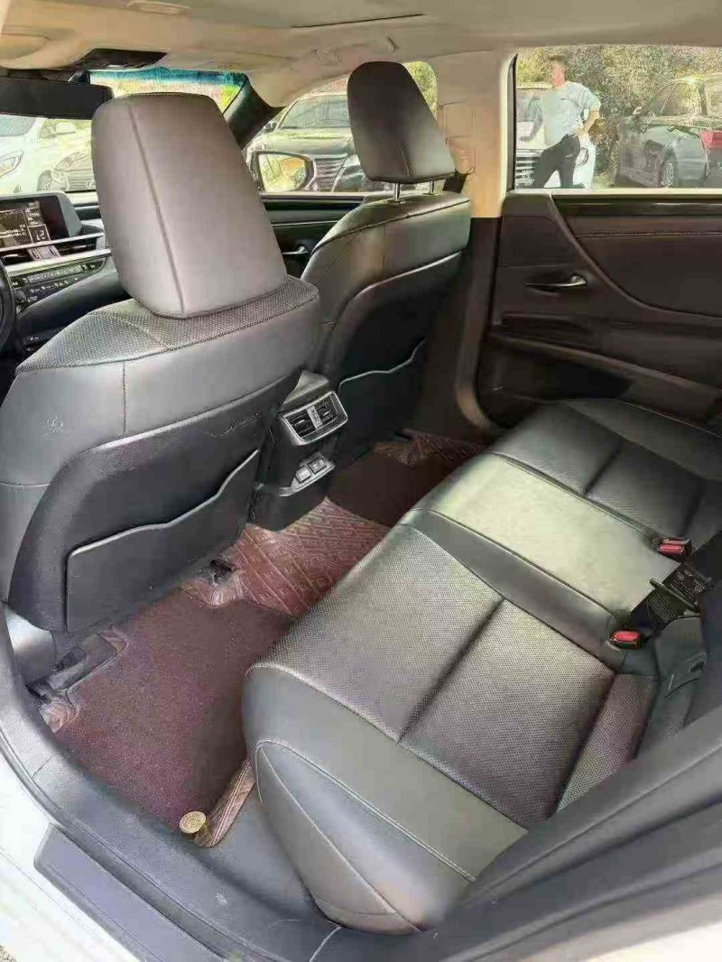 北海20年雷克萨斯ES5